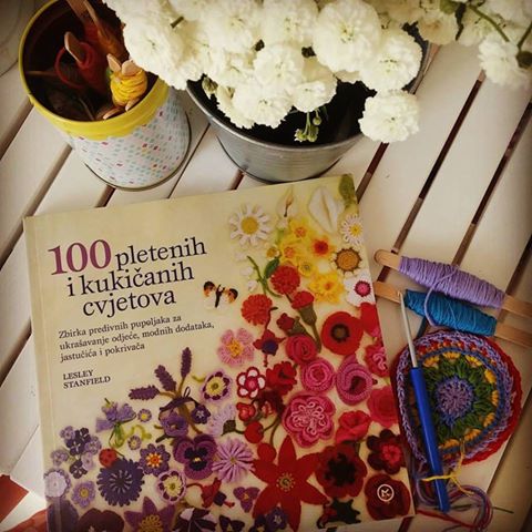 100 pletenih i kukičanih cvjetova
