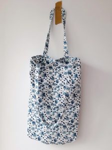 Plava torba za plac - cvjetni uzorak 100 bofora