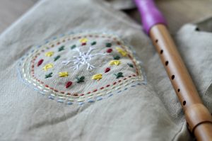 Vezenje na lanenoj tkanini, torba za flautu