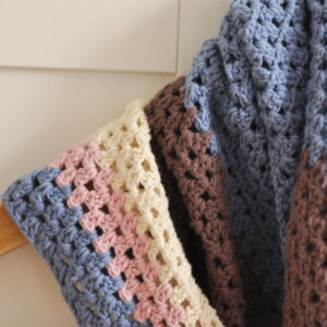 Lagani pamučni trokutasti šal