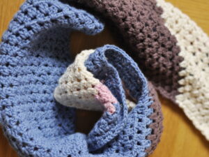 Lagani pamučni trokutasti šal