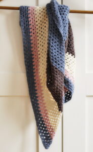 Lagani pamučni trokutasti šal